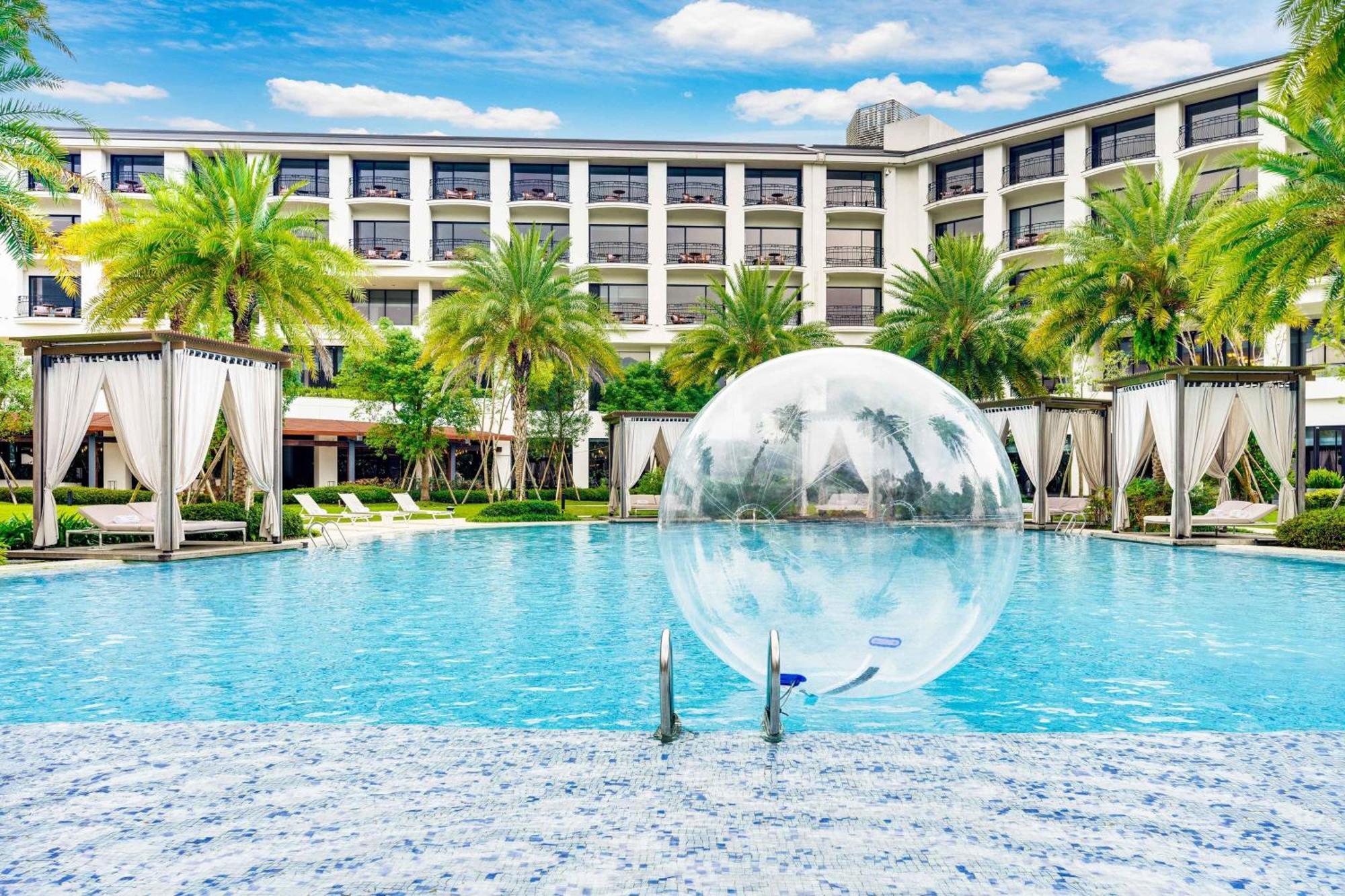 The Westin Tashee Resort, Taoyuan Daxi Exteriér fotografie The pool at the hotel